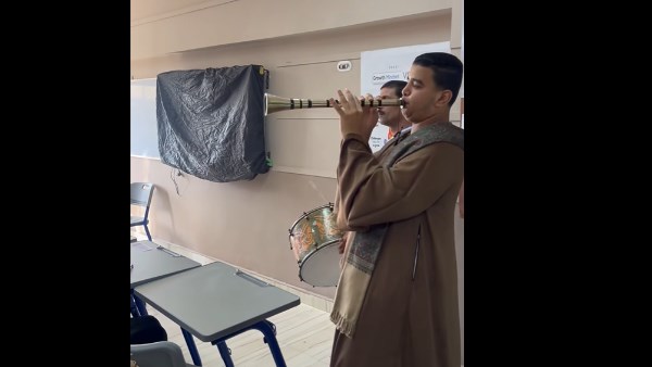 طبل ومزمار ورقص في الفصول
