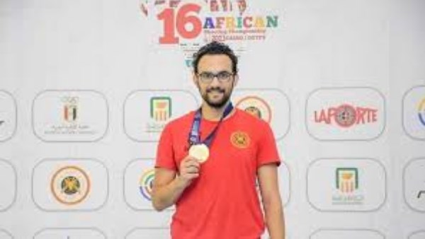 بطل منتخب مصر للرماية محمد حمدي