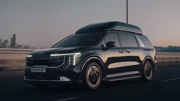 ماذا تقدم كيا كرنفال هاي ليموزين 2026.. وكم أسعارها؟