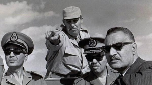 الزعيم الراحل جمال عبد الناصر أثناء حرب الاستنزاف