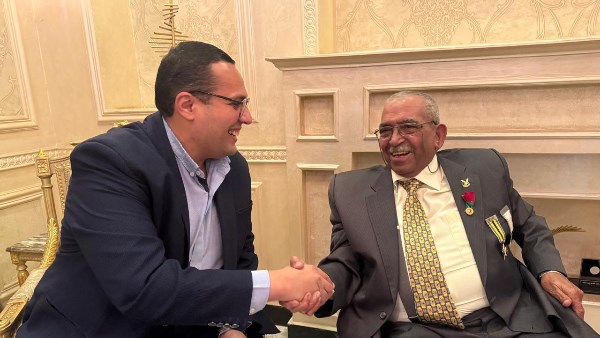 اللواء الشافعي على الشافعى مع الزميل محمد إبراهيم