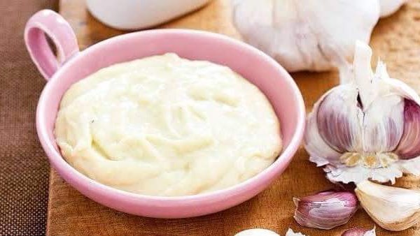 ماذا يحدث لجسمك عند تناول الزبادى مع الثوم