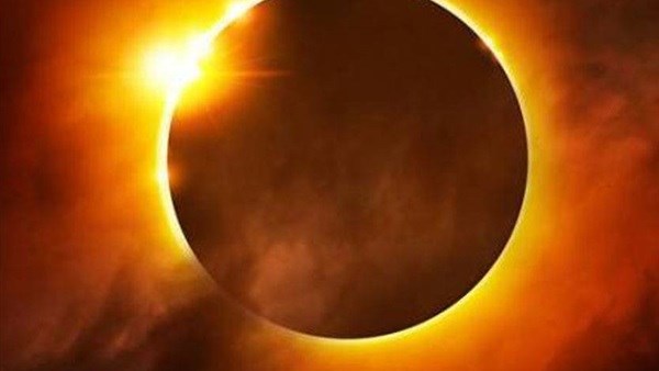 كيف يُنَادَى لصلاتي الكسوف والخسوف
