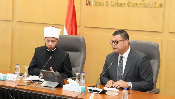 وزيرا الإسكان والأوقاف يناقشان عددًا من الموضوعات المشتركة بين الوزارتين