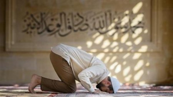  حكم الصلاة فى النعل