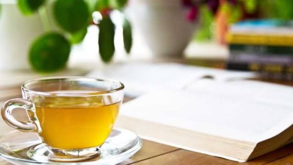 كيف يعمل الشاي الأخضر والفيتامين على الدماغ؟