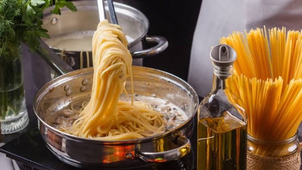 احذر طهي المكرونة بهذه الطريقة .. ترفع سكر الدم وتسبب امراض القلب
