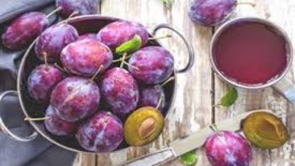 فوائد غير متوقعة لتناول البرقوق يوميا