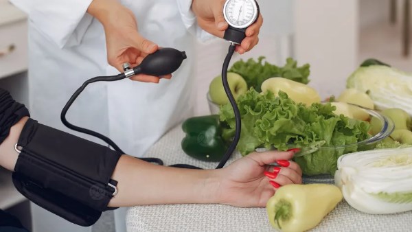 طرق طبيعية لخفض ضغط الدم المرتفع