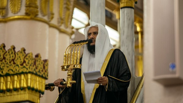 الدكتور خالد المهنا