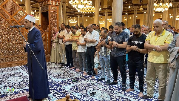 صلاة الخسوف من مسجد الحسين