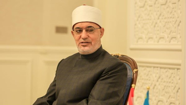 مفتي الجمهورية يبحث مع نظيره الكازاخستاني سبل التعاون في مجالات الفتوى والتأهيل العلمي