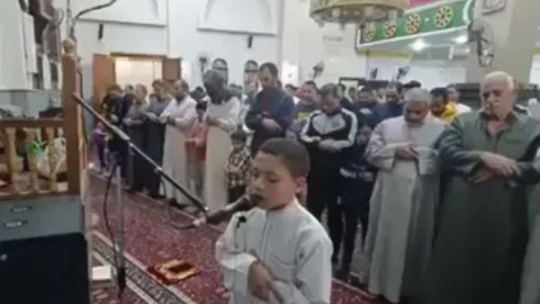 حكم إمامة الصبي