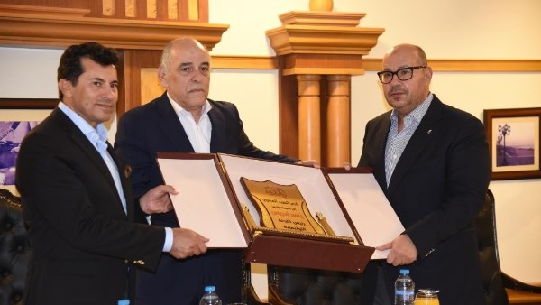 وزير الرياضة ورئيس اللجنة الأولمبية 