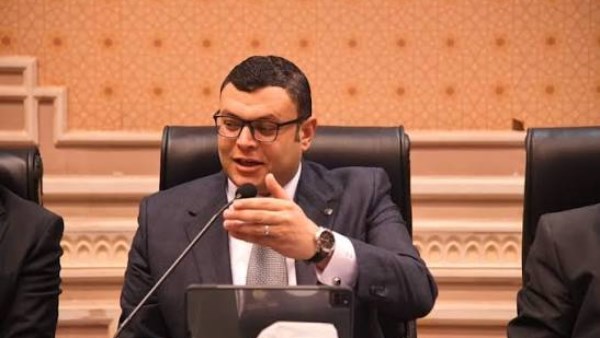 وزير الإسكان 
