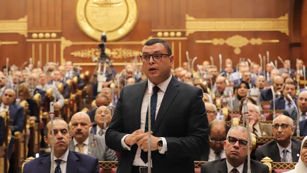 وزير الإسكان 