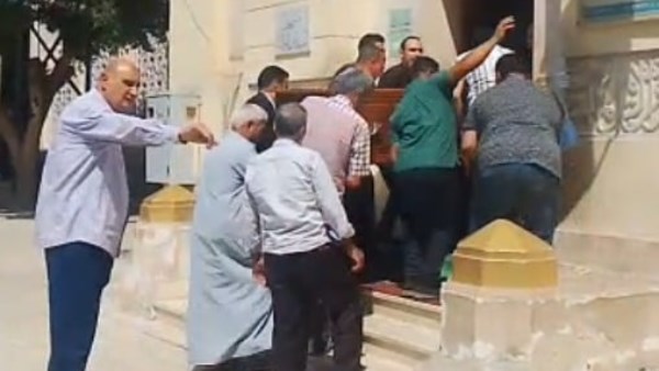 تشييع جثمان والدة الفنان حمادة بركات