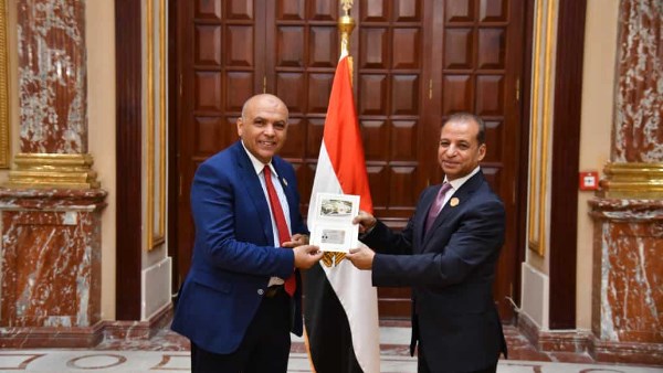 النائب جمال أبو الفتوح يستلم كارنيه عضوية مجلس الشيوخ