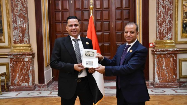  النائب السيد عبد الصبور يستلم كارنيه عضوية مجلس الشيوخ