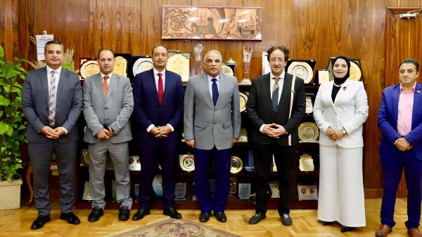 رئيس جامعة طنطا يستقبل مدير صندوق مكافحة الإدمان لتعزيز الجهود لرفع وعي الطلاب