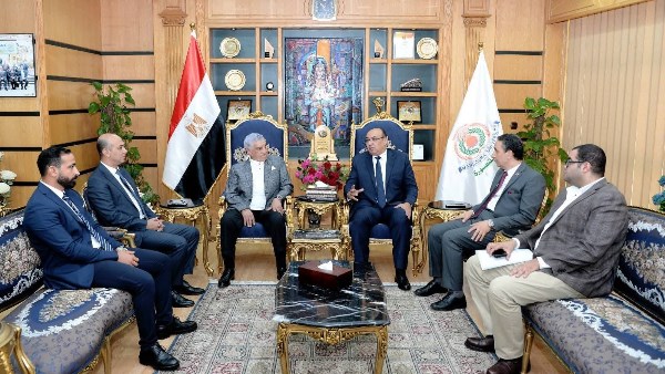 جامعة المنصورة تستضيف عالم الآثار الدكتور زاهي حواس في مناقشة علمية
