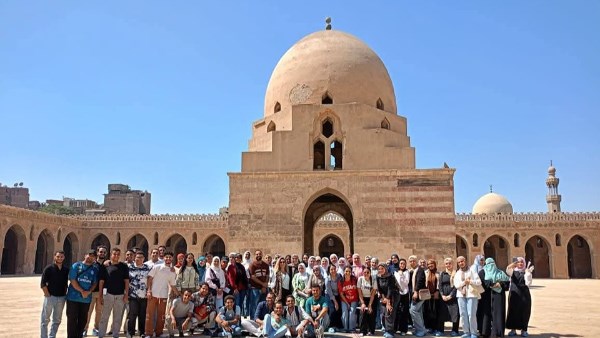 متحف جاير أندرسون ينظم زيارة لـ طلاب آثار وسياحة لجامع أحمد بن طولون