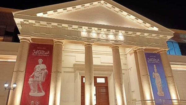 عاجل .. السياحة والآثار : تحطم واختفاء ٦ قطع آثرية شائعة 