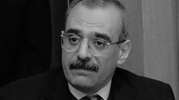 الدكتور ياسر صقر