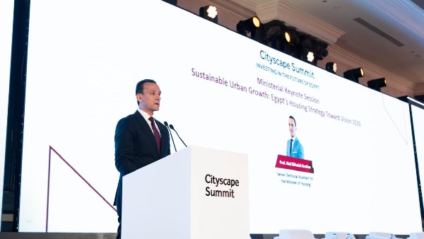 عبدالخالق إبراهيم، مساعد وزير الإسكان، والمرافق والمجتمعات العمرانية للشؤون الفنية