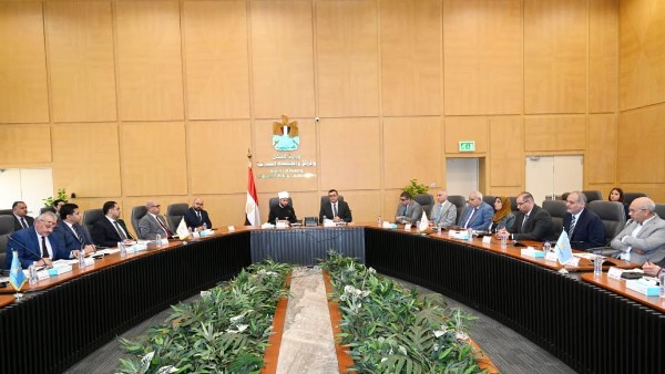 وزير الإسكان والمرافق 