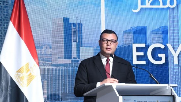 وزير الإسكان 
