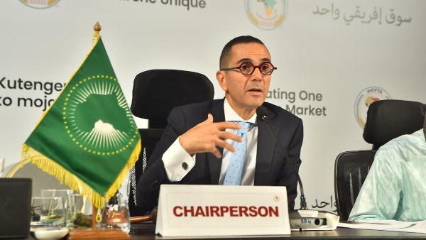  المهندس حسن الخطيب وزير الاستثمار والتجارة الخارجية
