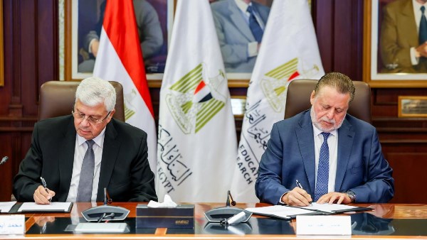 منهم المتضررون من وقف المعونة الأمريكية.. منح تعليمية لـ 3 فئات من الطلاب