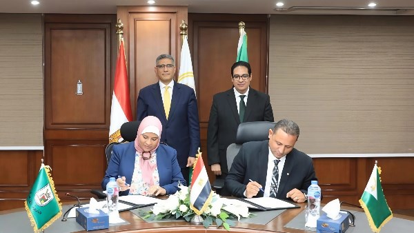 محافظ الجيزة ورئيس جامعة القاهرة 