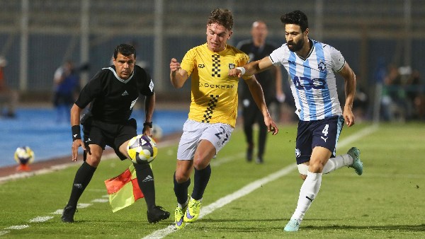بيراميدز مع اوكلاند سيتى