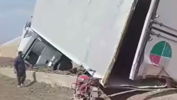 انقلاب سيارة نقل ثقيل في المنوفية 