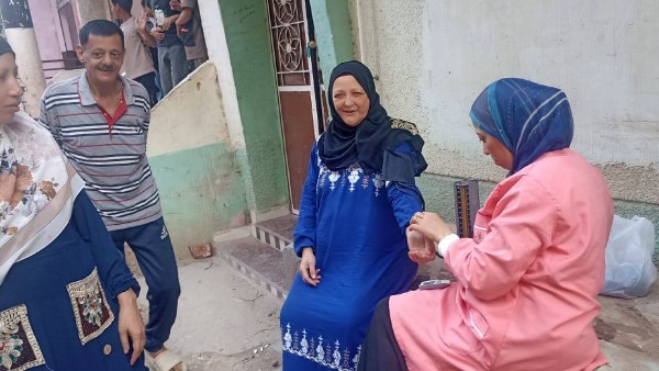 لليوم الـ68 على التوالي| استمرار انتشار فرق مبادرة «100 يوم صحة» بمدن وقرى بني سويف