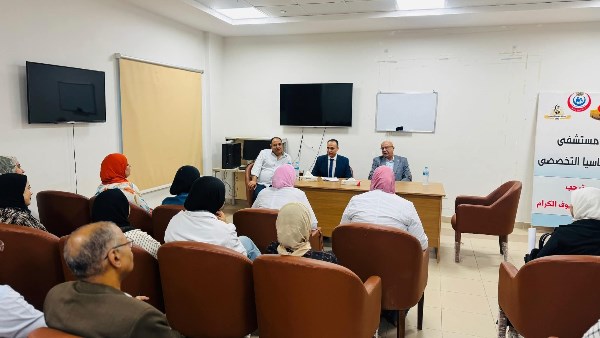وكيل صحة بني سويف يبحث تعزيز برامج تنظيم الأسرة وما بعد الولادة بالمستشفى