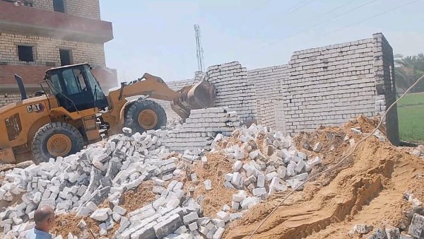 الموجة 27.. إزالة 238 حالة تعدٍ على الأراضي وأملاك الدولة بالمنيا