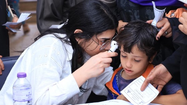 جامعة المنيا تنظم قافلة طبية بقرية النحال ضمن مبادرة 