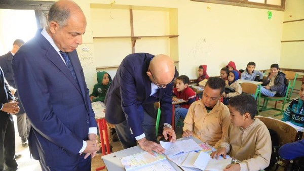 استعداداً للعام الدراسي الجديد.. محافظ المنيا يشدد على جاهزية المدارس وتحسين البيئة التعليمية