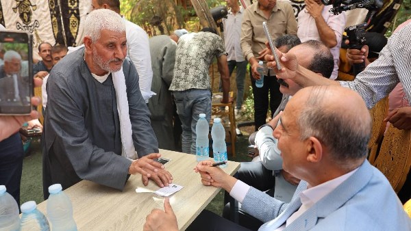 محافظ المنيا يعقد لقاء ا جماهيريا بمطاي