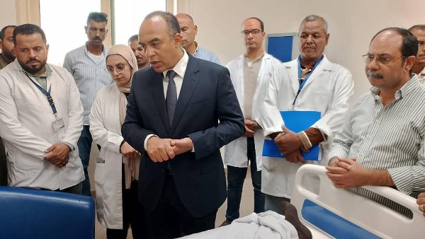 نائب محافظ المنيا يزور المصابين 