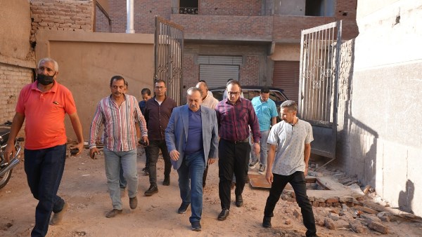 استعدادا لتحويله نموذجيًا للحرف التراثية .. محافظ أسيوط يتفقد مركز خان الخليلي بالفتح