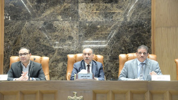 محافظ أسيوط: تفعيل التكتلات الاقتصادية والمشروعات الإنتاجية وتوفير احتياجات المواطنين أولوياتنا