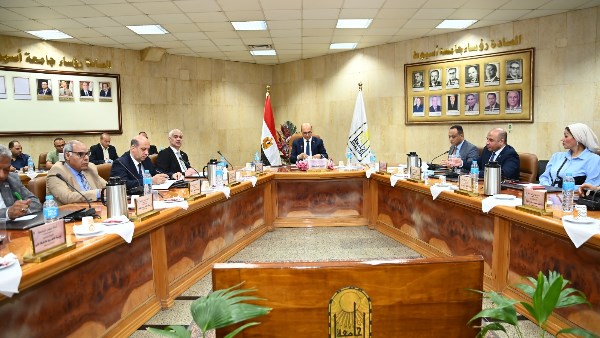 إجتماع مجلس جامعة أسيوط 