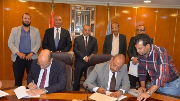 محافظ أسيوط يشهد توقيع بروتوكول تعاون مع البنك الأهلي المصري لتعظيم الاستفادة من الأصول والفرص الاستثمارية