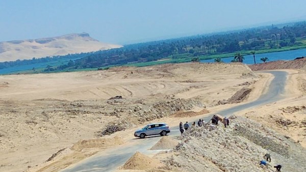  30 مليون جنيه لتطوير طريق دير القصير / محور ديروط شرق النيل