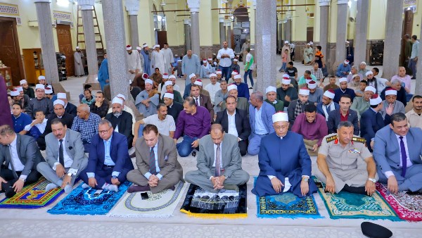 محافظ سوهاج يشهد احتفال الأوقاف بذكرى المولد النبوي الشريف بمسجد العارف بالله