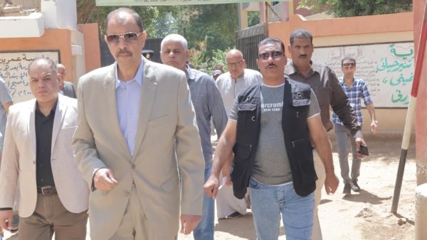 محافظ سوهاج يحيل مدير المجمع الزراعي للتحقيق وواقعة غياب دفاتر العهدة للنيابة